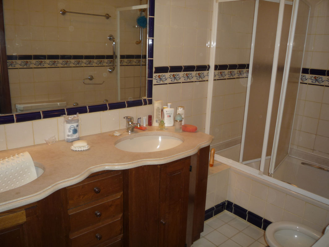 Casa do Alto - Top floor apartment - Suite 2 - En-suite bathroom 01