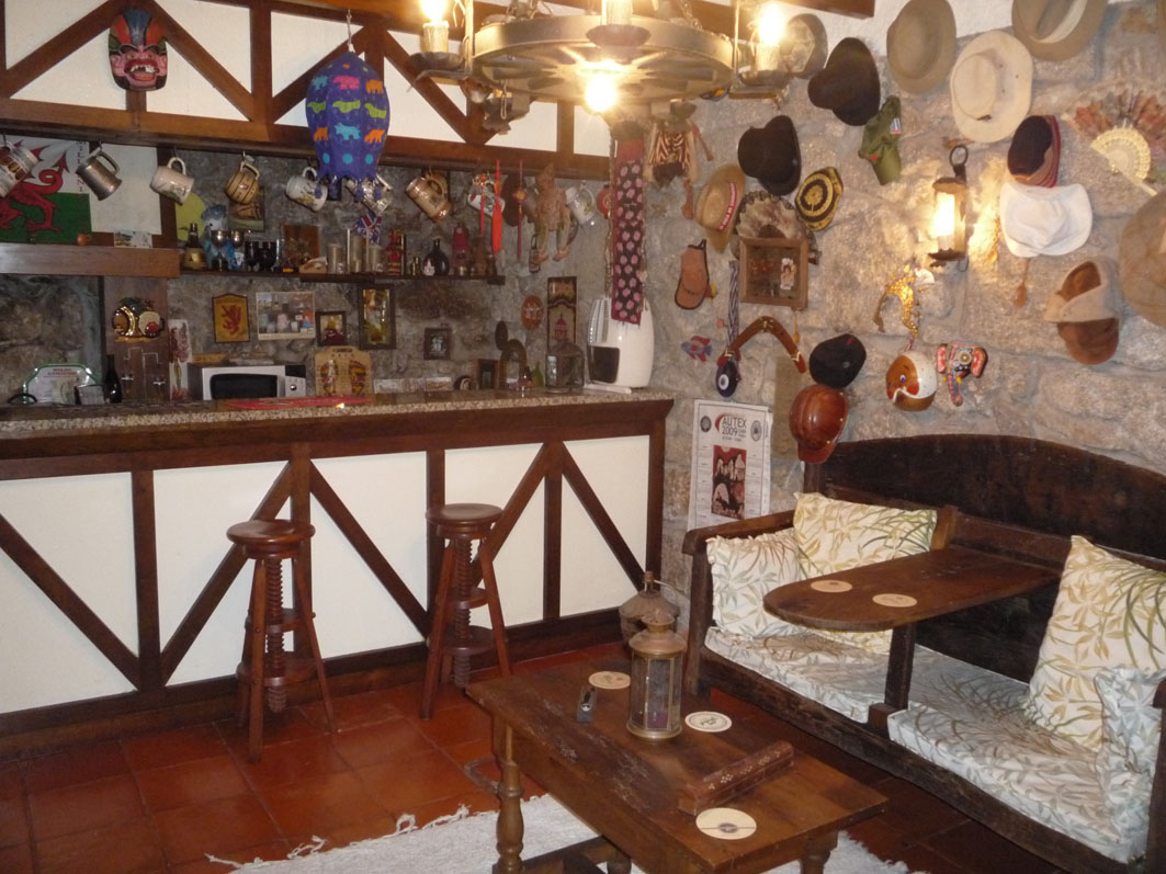 Casa do Alto - Gallery - Ground floor apartment - Kitchenette/bar 01